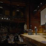 Apresentacao-do-professor-por-IA-CS50-bot-em-Harvard