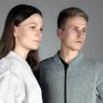 Projetos criam roupas que captam energia solar e energia estática para monitorar saúde, e no futuro, recarregar celular roupa que capta energia solar da Planno