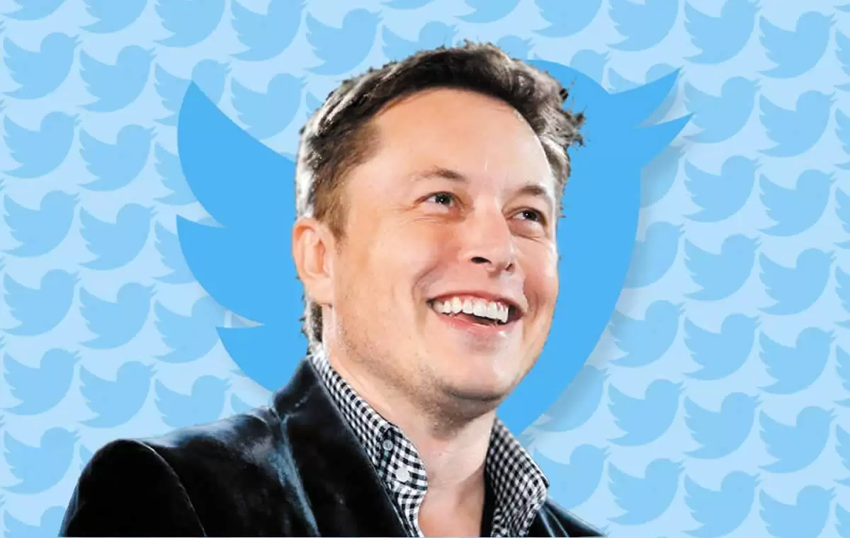 Elon Musk sorrindo