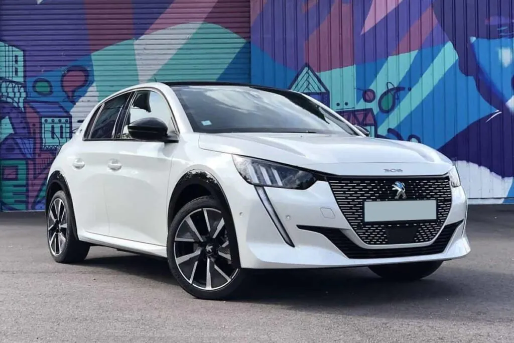 Peugeot e-208 GT 2023