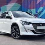 Elétrico Peugeot e-208 GT 2023 evolui e fica mais barato peugeot e 208 GT 2023