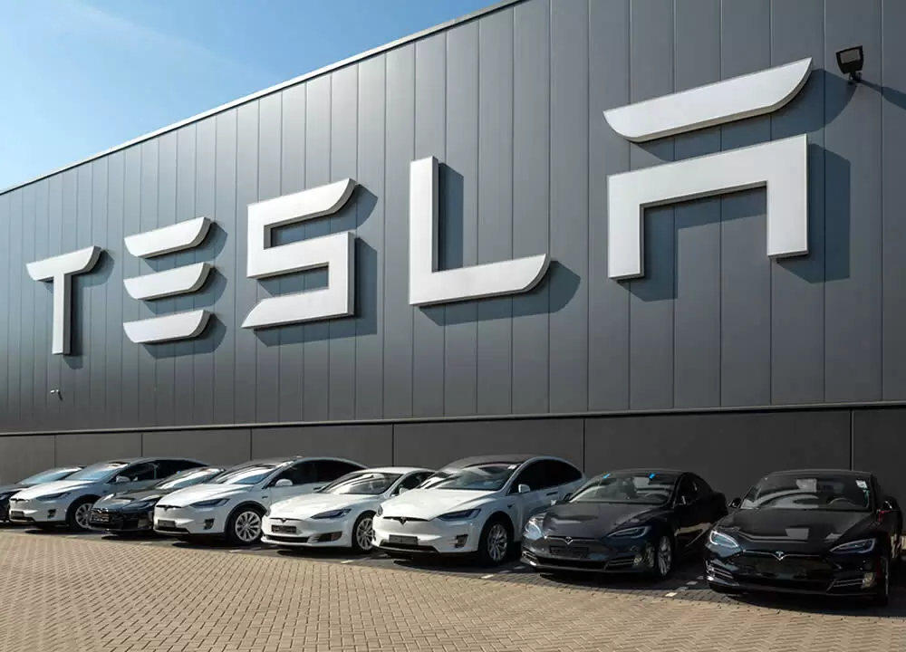 Fachada Tesla