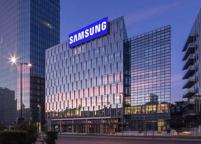 Prédio com logo Samsung