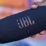 Pirataria: JBL perde R$ 500 milhões por ano no Brasil JBL contra falsificação